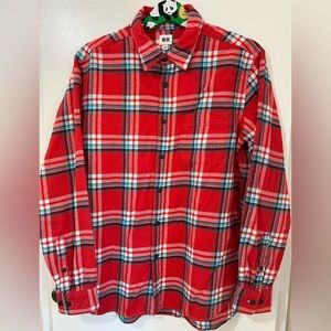 UNIQLO FLANNEL LONG SLEEVE BUTTON UP RED SIZE LARGE